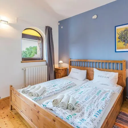 Holiday Istarska Ix Holiday home Strpacici